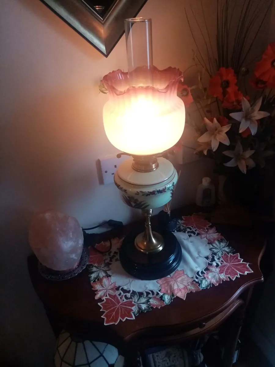 Victorian Oil Lamp - Image 4