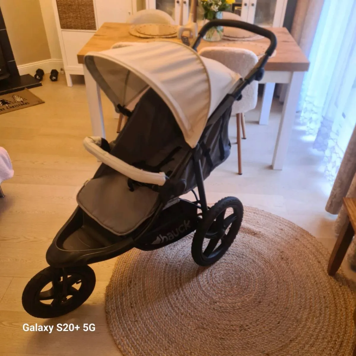 Hauck 3 wheel buggy + sleeping bag and holder . - Image 2