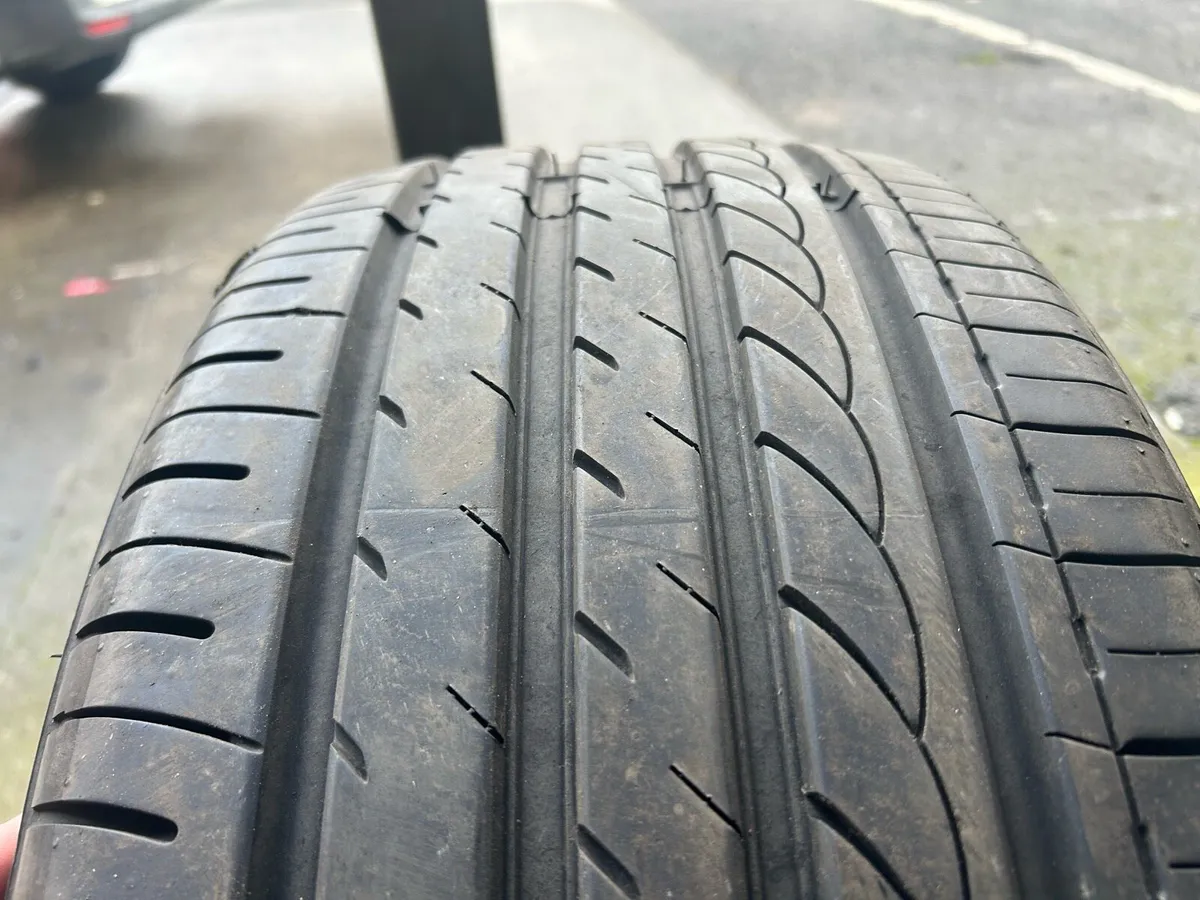 Pace Alventi 255/45 R20 105 Y - Image 4