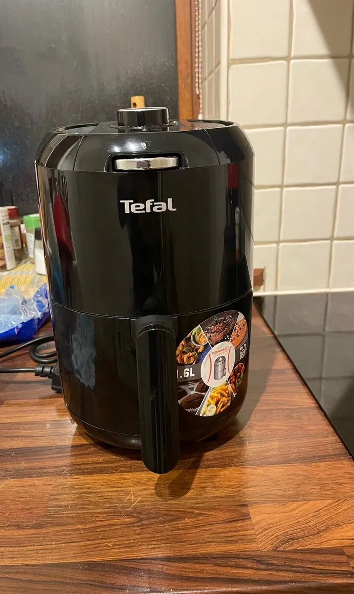 TEFAL Air Fryer 1.6L - Image 1
