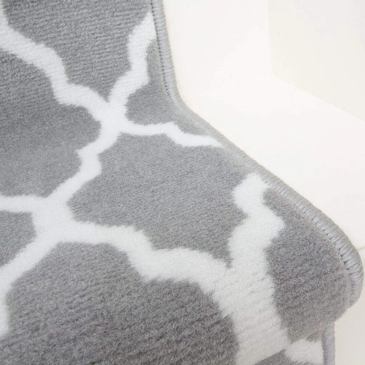 Modern Grey Geometric Trellis Stair Carpet Cream - Image 4