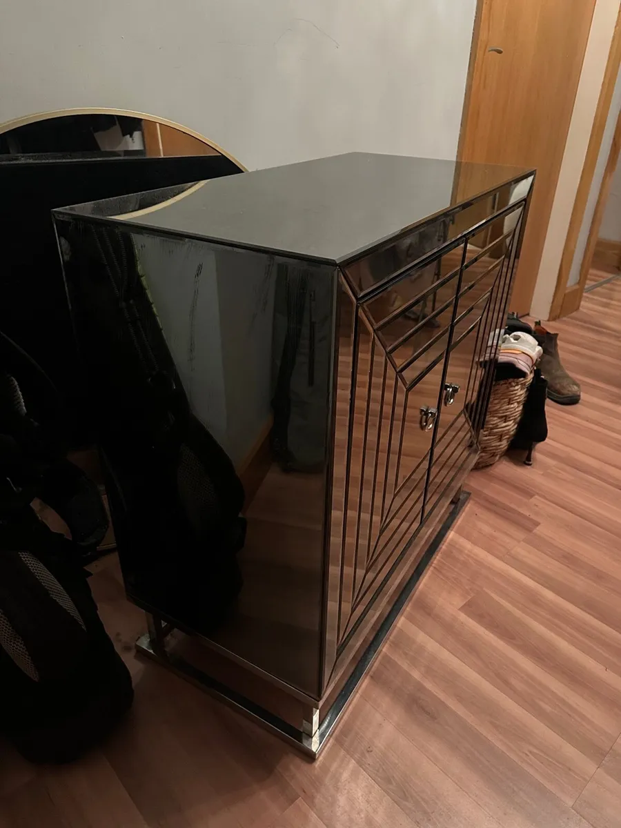 Furniture - Mirrored Cabinet - Image 2