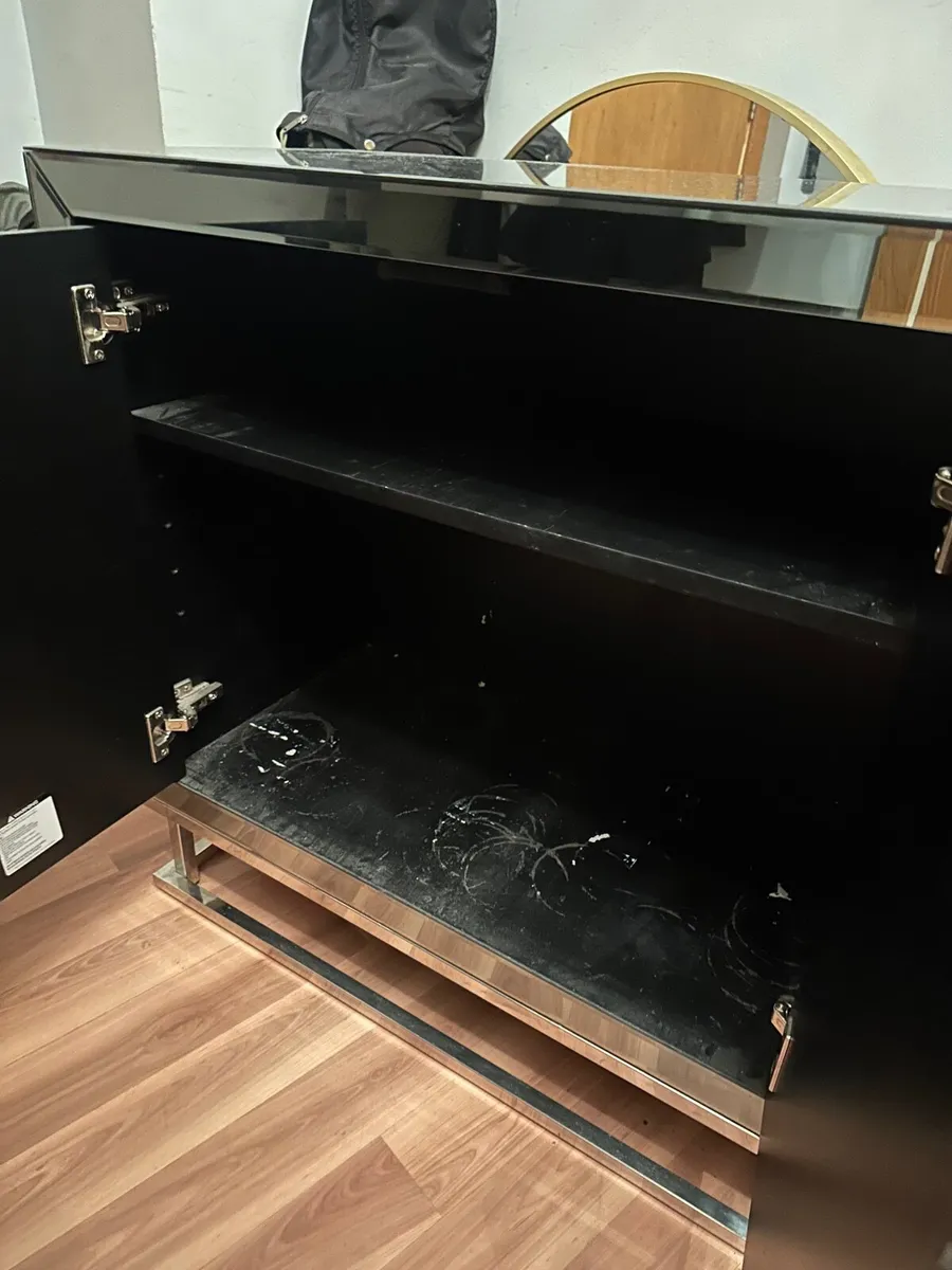 Furniture - Mirrored Cabinet - Image 3