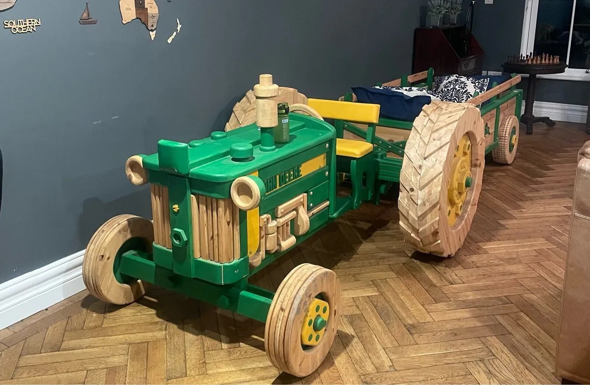 Kids tractor bed - Image 1