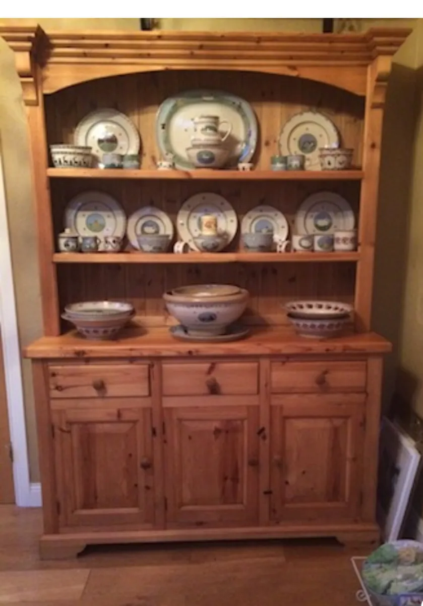 Kitchen dresser