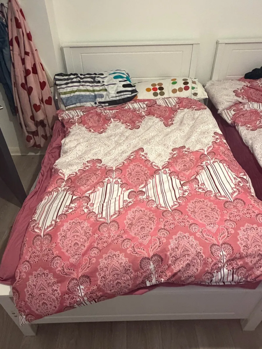 Small double bed - Image 2