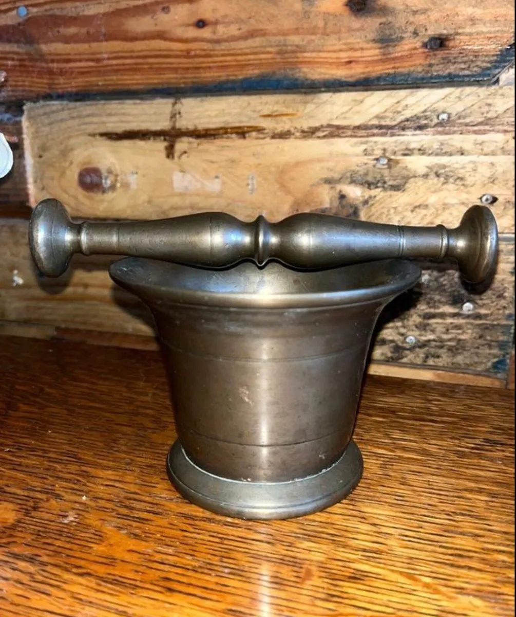 18th Century bronze pestle and mortar - Image 3