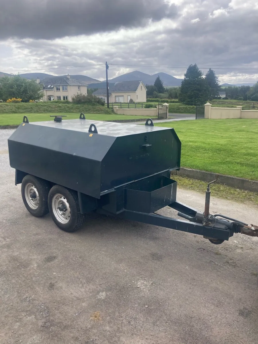 Chieftan Diesel Bowser - Image 2