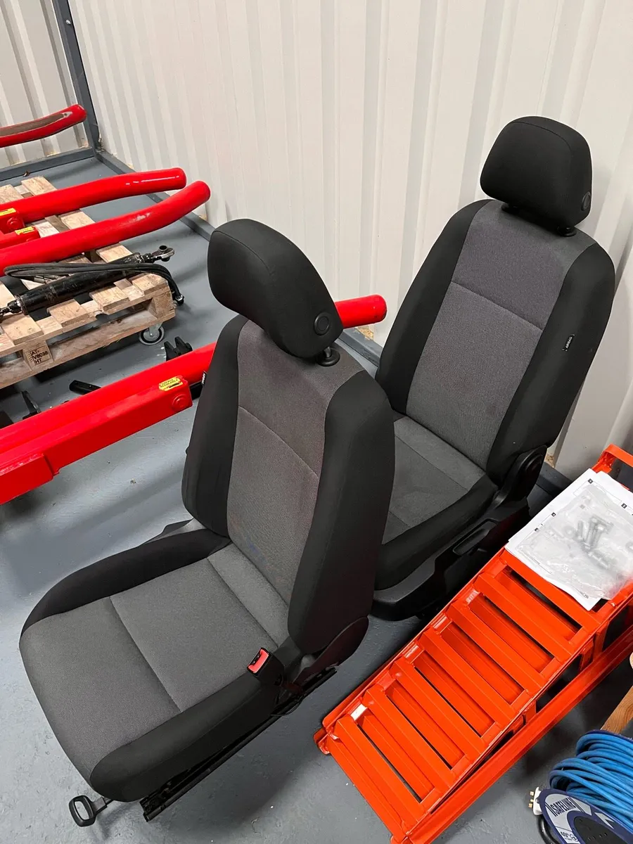 Volkswagen caddy seats