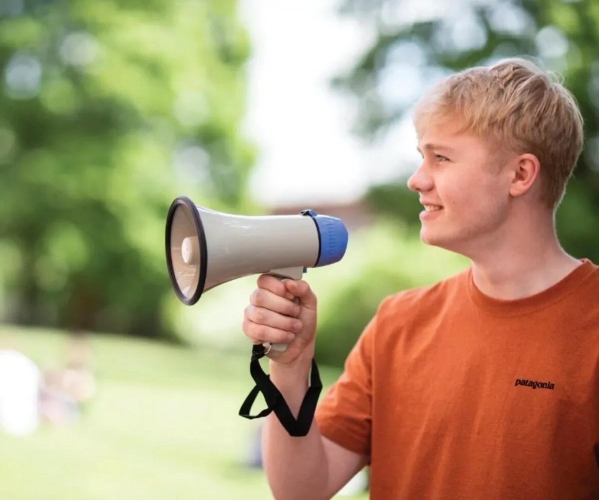 Portable Speaker Megaphone With Siren 10w NEW - Image 2