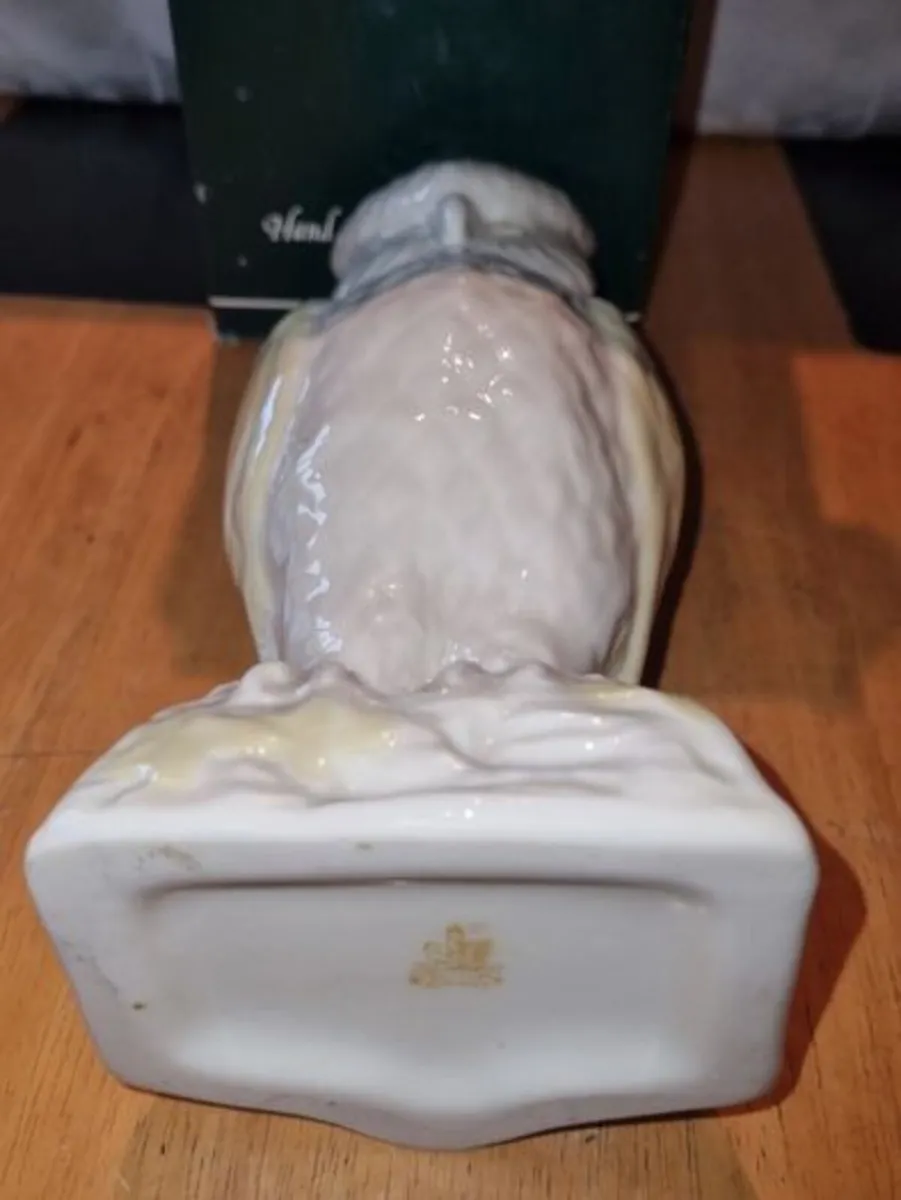 Belleek owl-shaped vase - Image 3