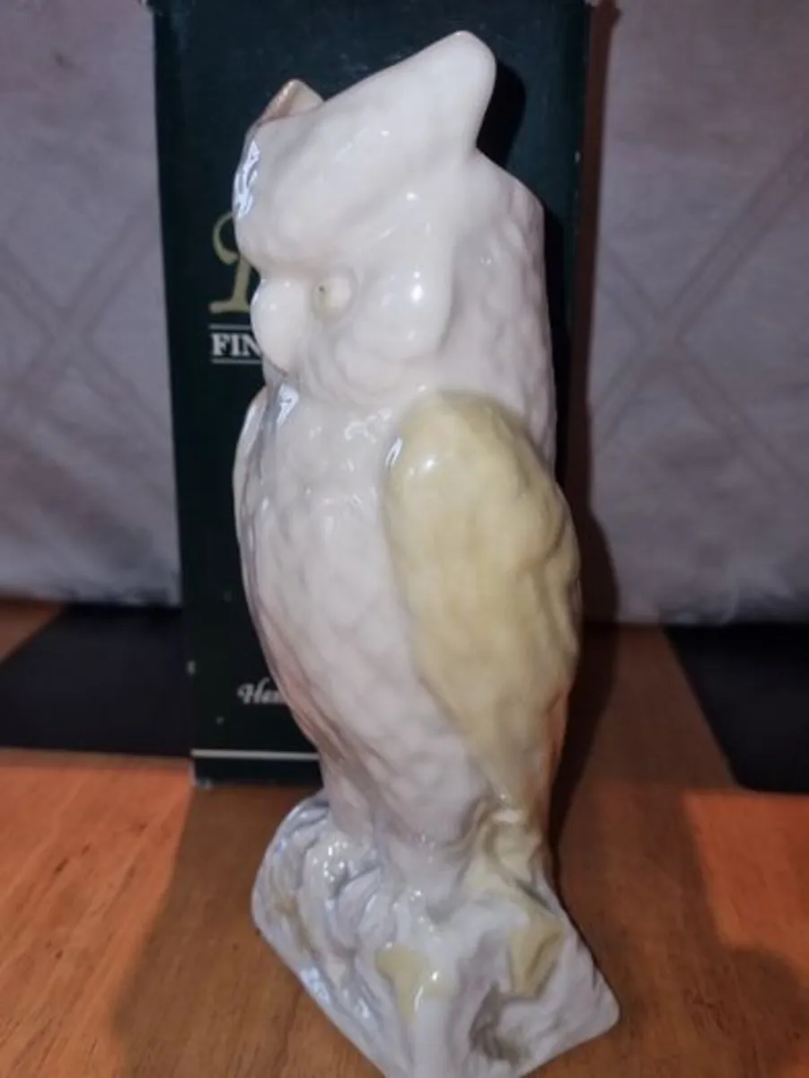 Belleek owl-shaped vase - Image 4