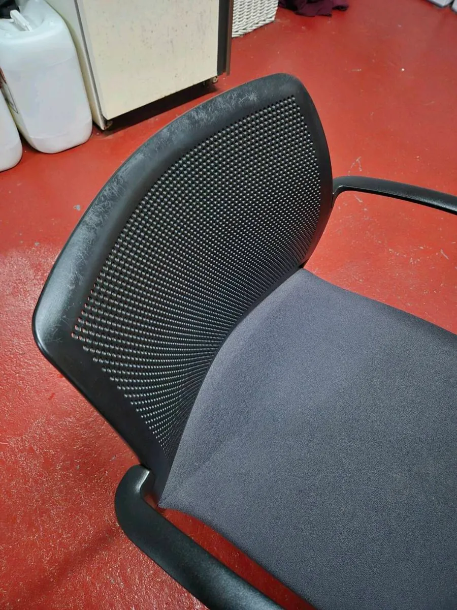 Office chair - Image 4