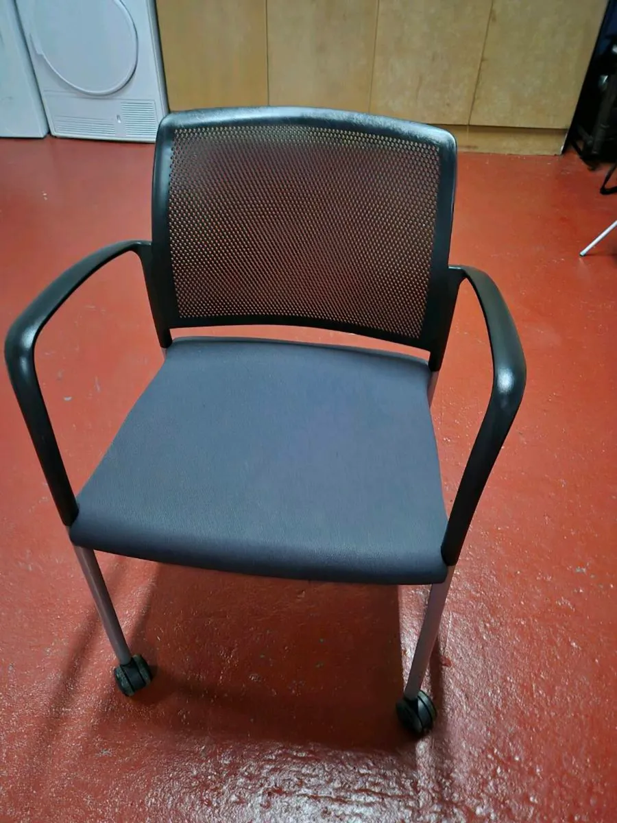 Office chair - Image 1