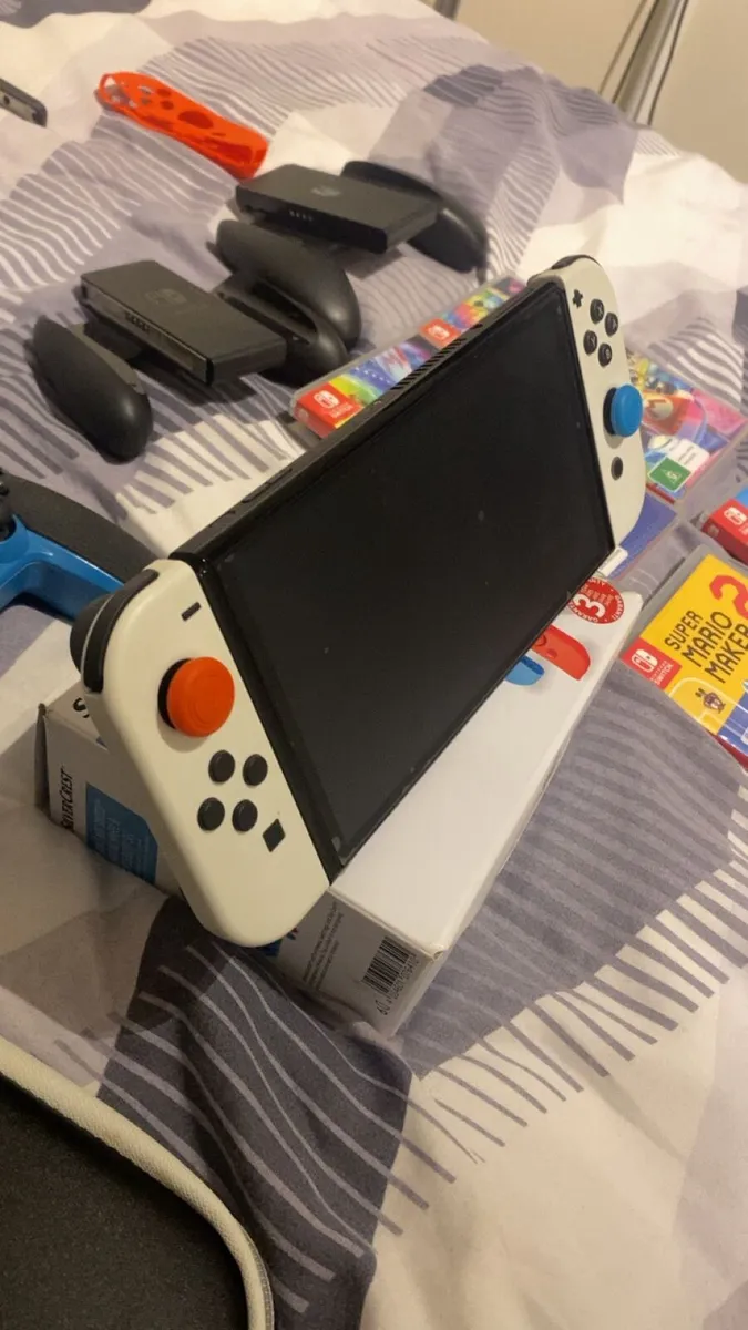 Nintendo Switch oled - Image 2