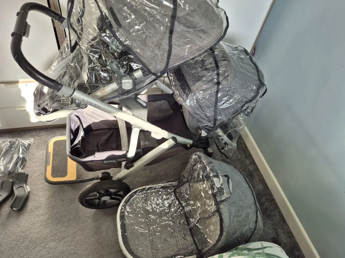 Uppa Baby Vista V2 Travel System - Image 3