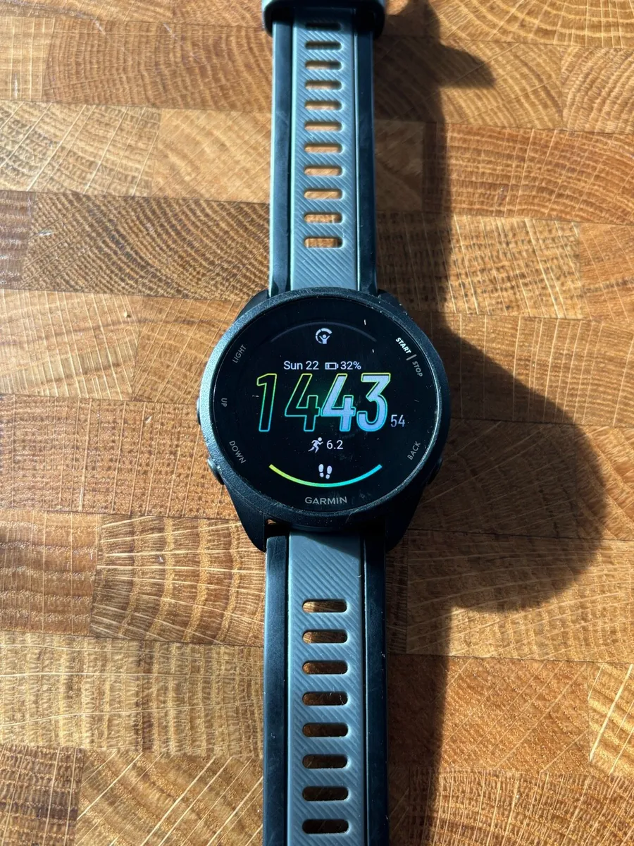 Garmin Forerunner 165 with music. - Image 1