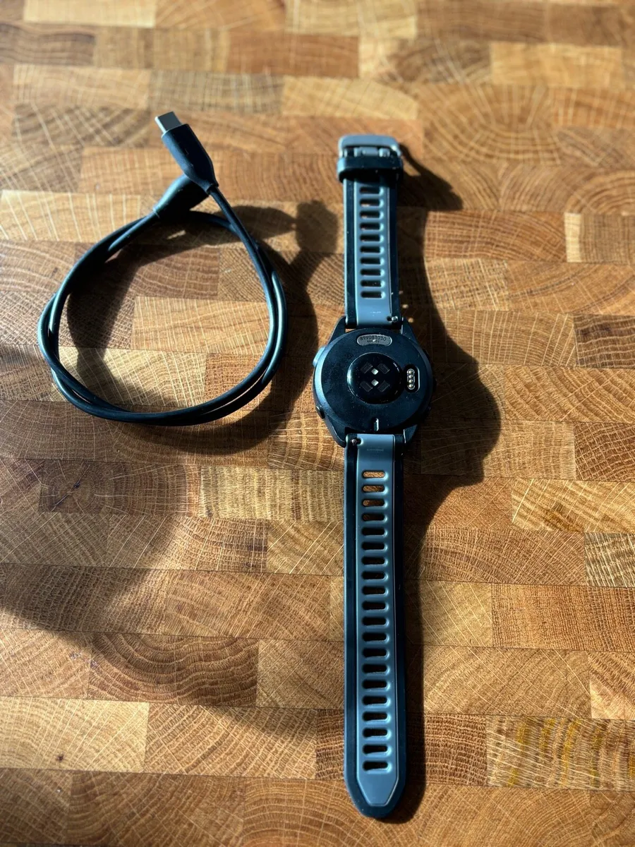 Garmin Forerunner 165 with music. - Image 3