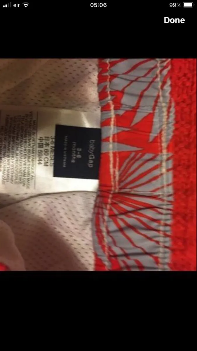 Boys new gap shorts 3/6 mths €3 - Image 3