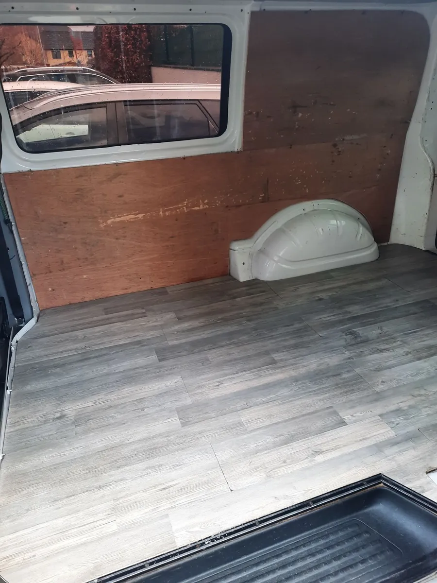 Volkswagen Transporter 2010 - Image 4