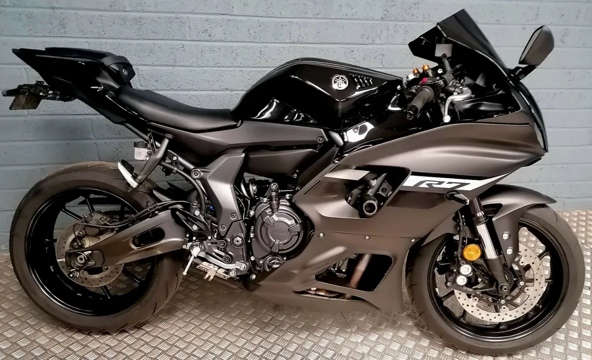 2024 Yamaha R7 - Image 2