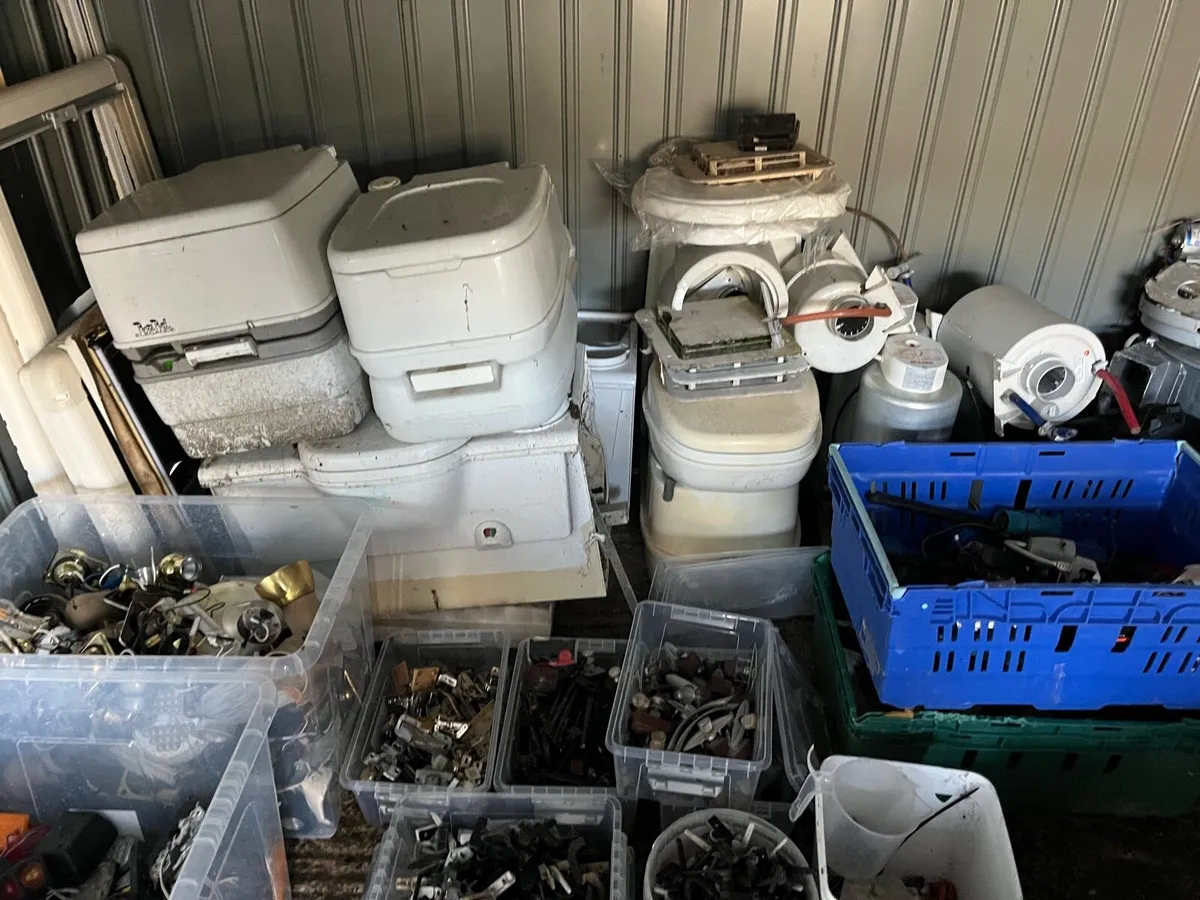 Caravan parts & windows - Image 1