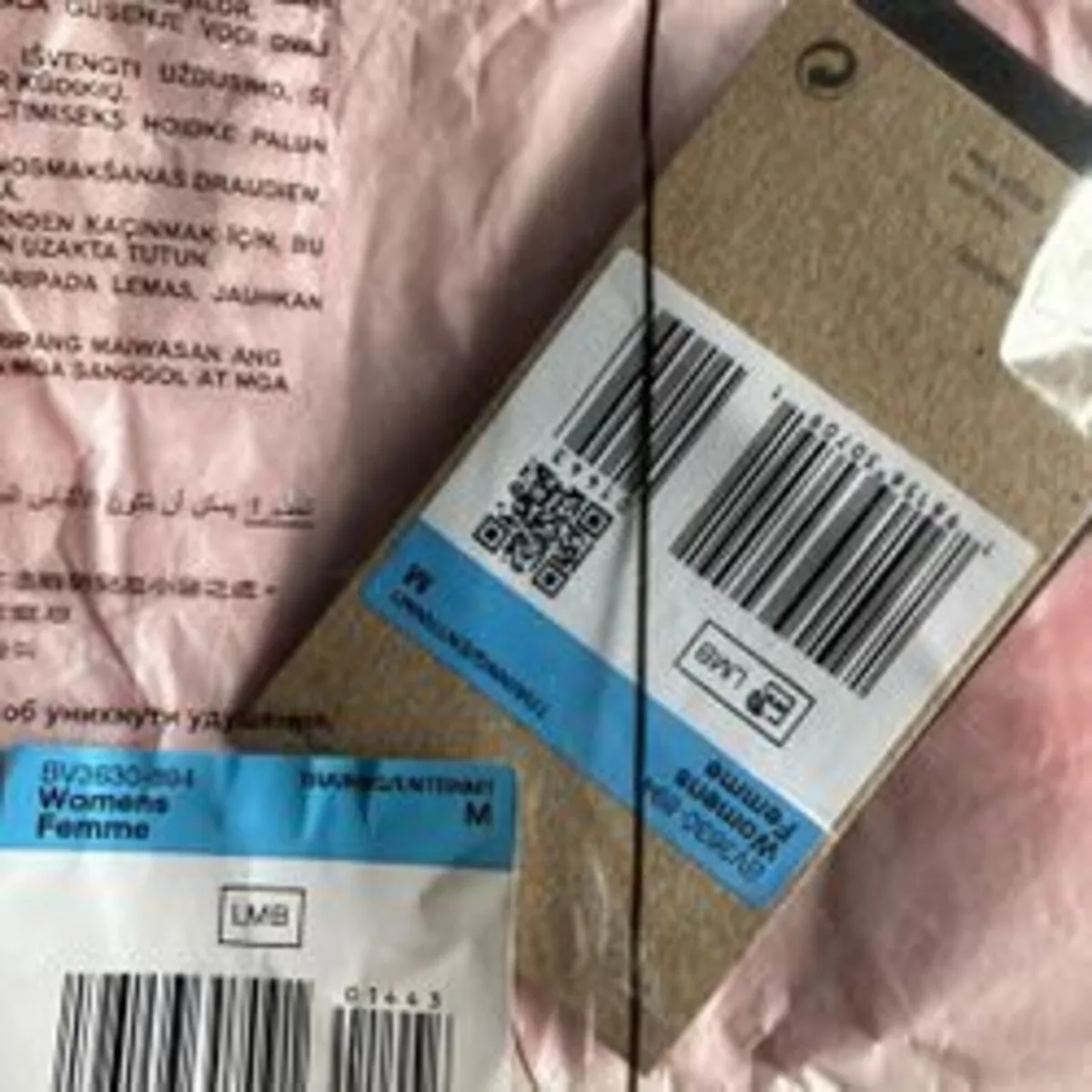 Nike Swoosh Medium Support Padded Sports Bra - Image 4