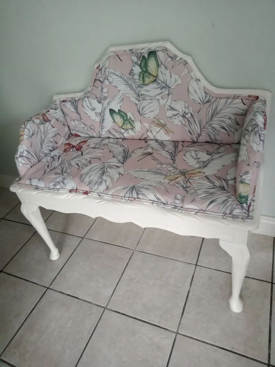 Bedroom Seat - Image 2