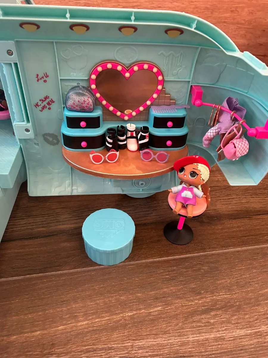 L.O.L Campervan PLUS 4 dolls - Image 2