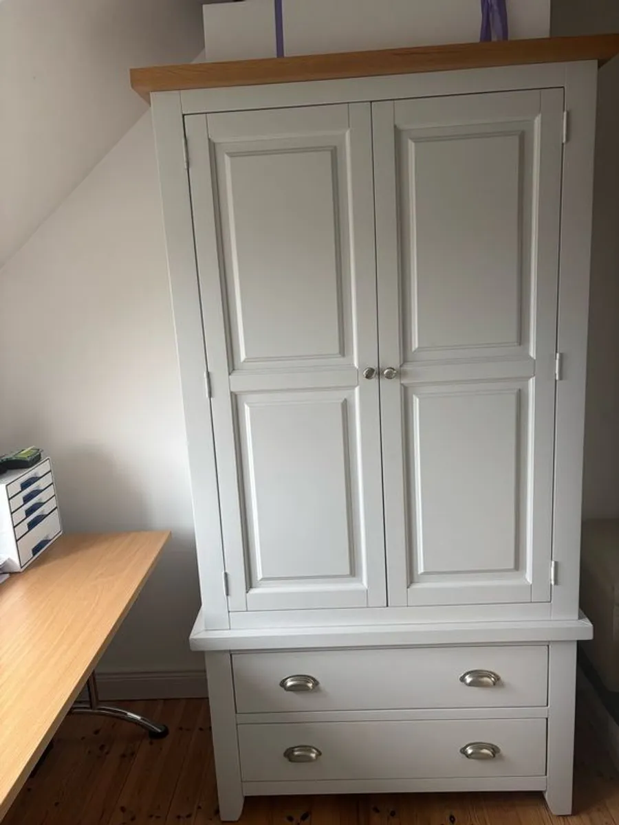 bedroom furniture 3 piece set - Image 2