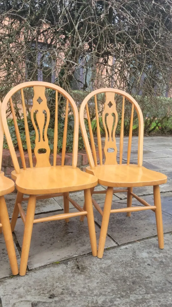 4 Windsor Style Dining Chairs - Image 4