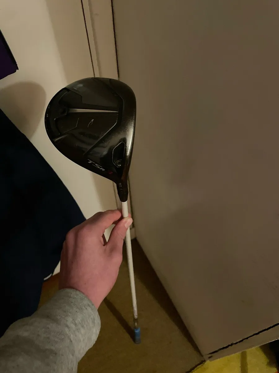 Titelist tsr 3 driver 9 degree loft - Image 1