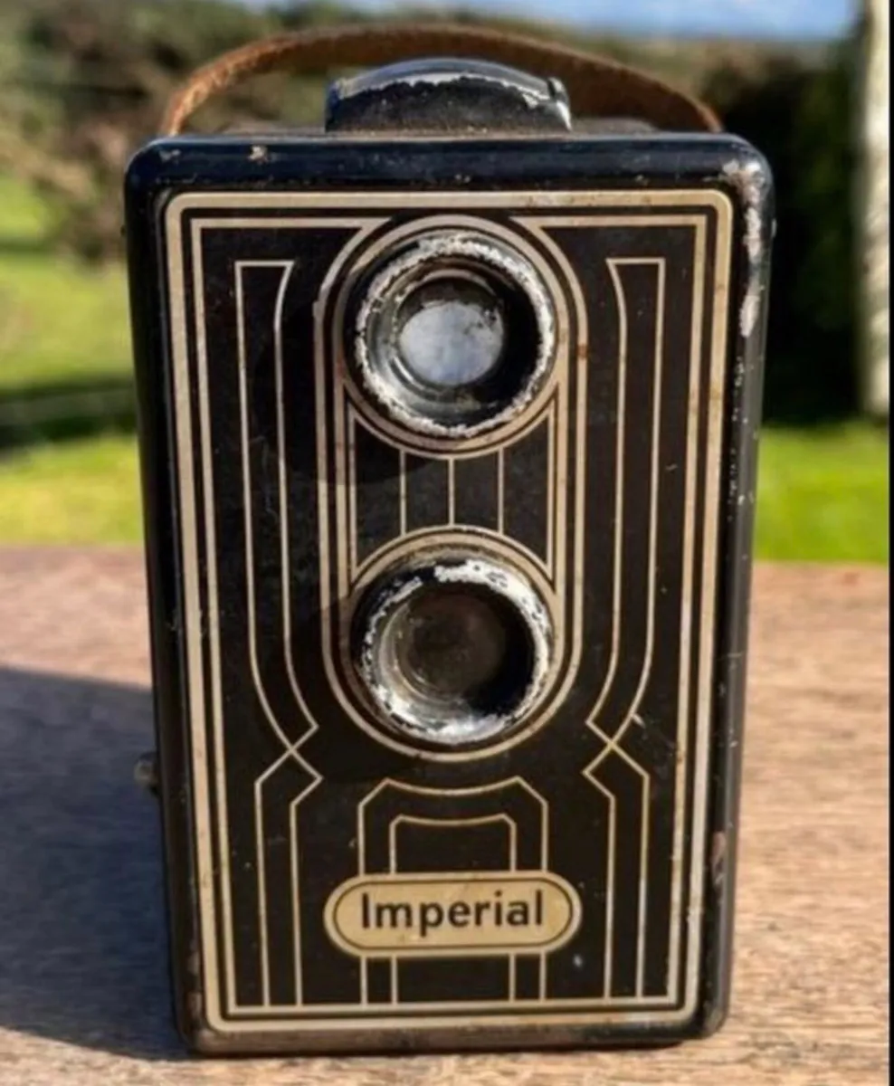 Collection of 11 vintage cameras - Image 2