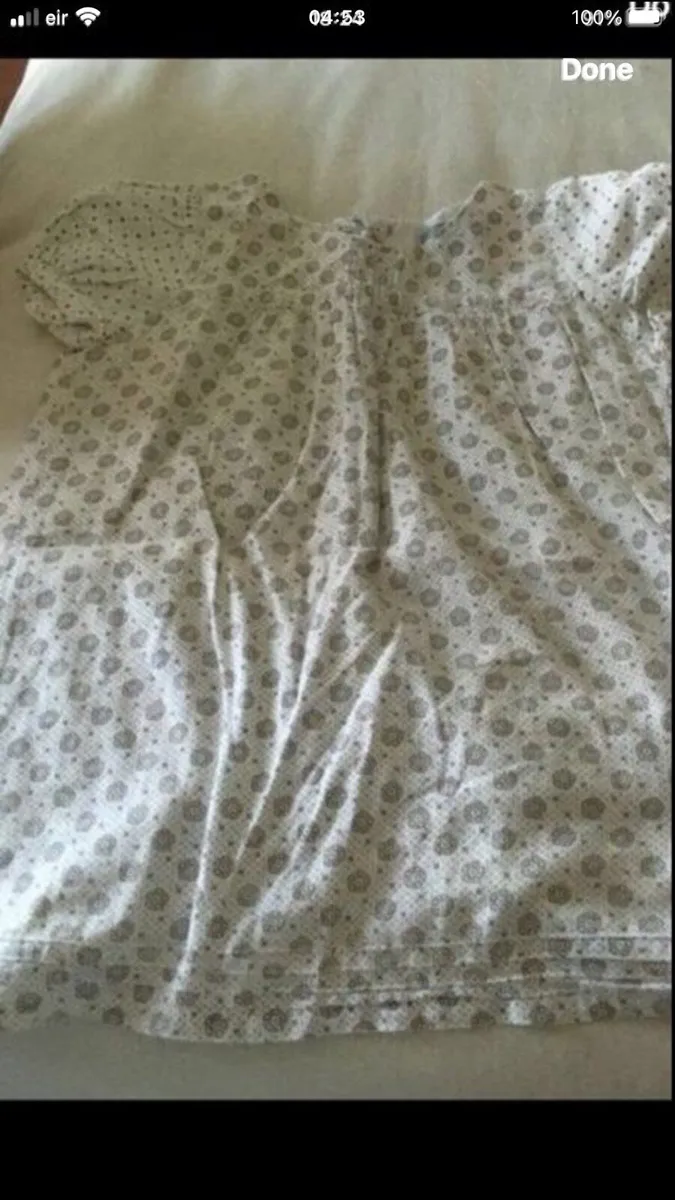 Girls new shorts 3-6 mths €3 - Image 1