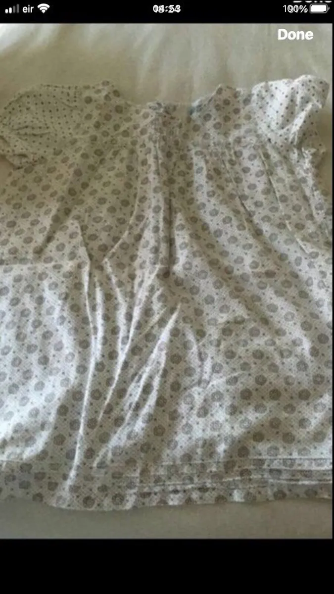 Girls new shorts 3-6 mths €3 - Image 4