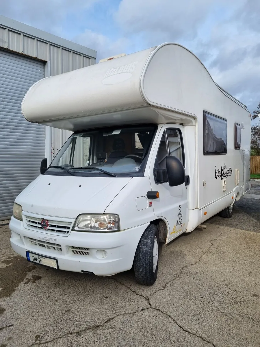 Camper van - Image 1