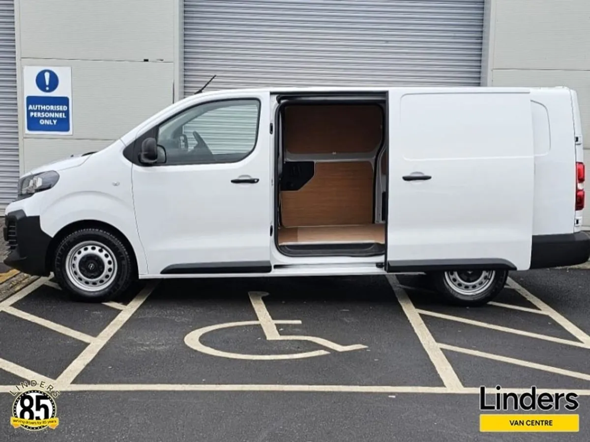 Opel Vivaro LWB EX DEMO - LOW KMS - Image 3