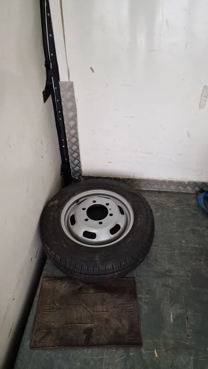Iveco Daily 3.5T LWB Fridge Van – Tested & Taxed - Image 4