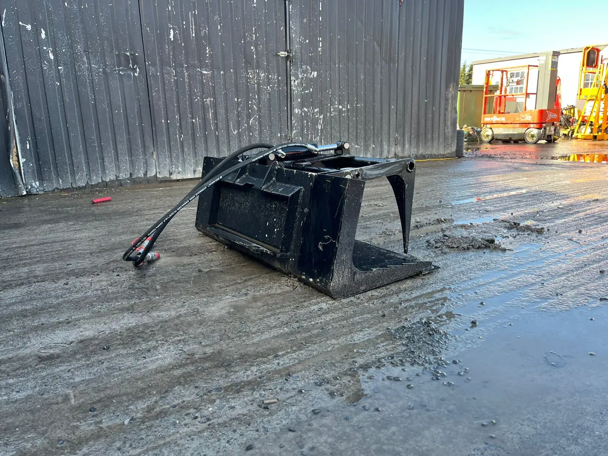 Captok Hydraulic Muck Grab to suit Mini Skid Steer - Image 3