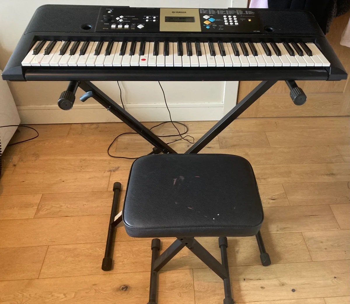 Yamaha piano keyboard - Image 1