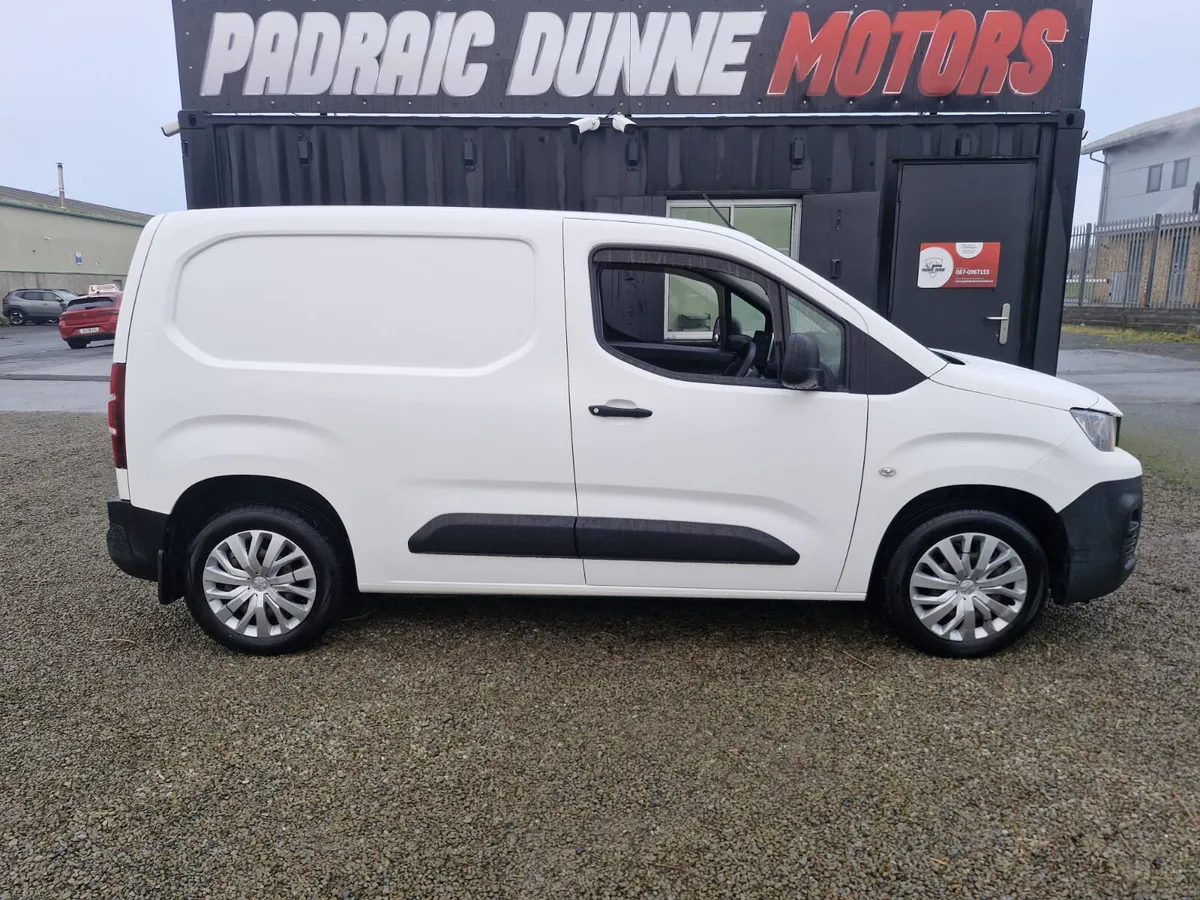 Peugeot Partner Pro Plus NO VAT Low KMs - Image 3