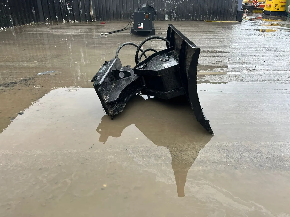 Captok Hydraulic Tilting Snow Shovel - Image 2