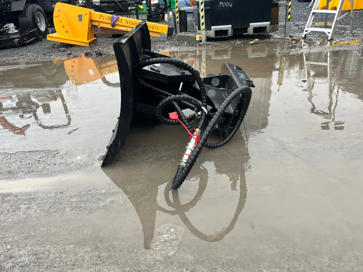 Captok Hydraulic Tilting Snow Shovel - Image 4