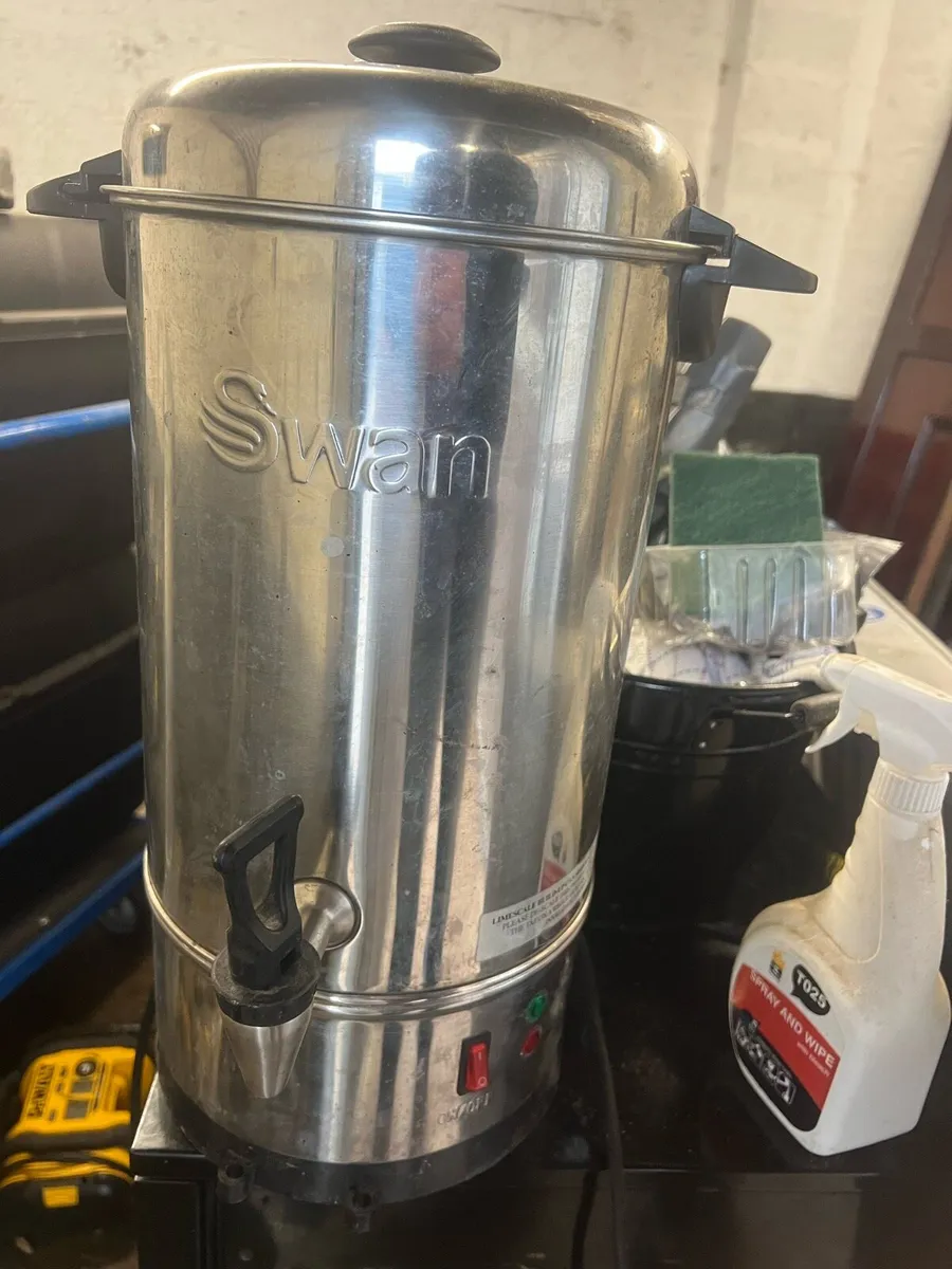 Swan water boiler/tea urn - Image 1