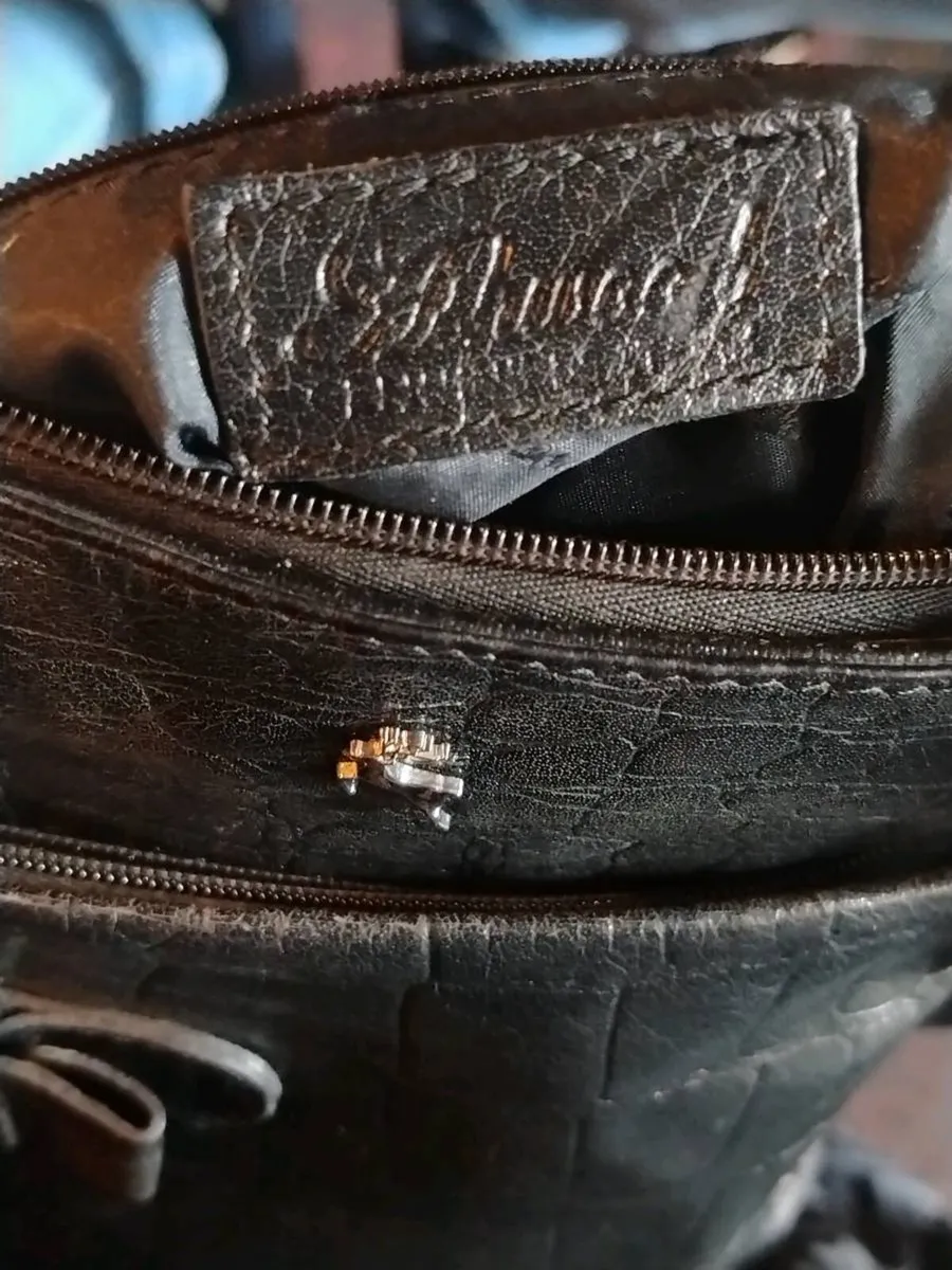 Beautiful designer Ashwood leather bag - Image 2