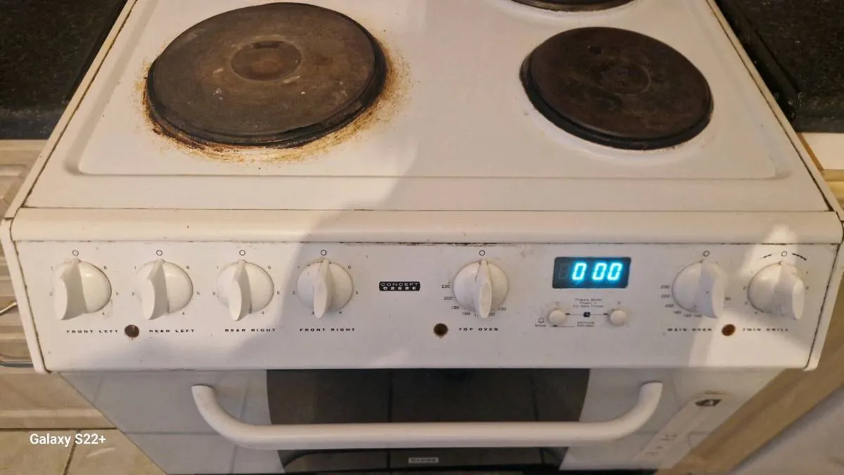 Cooker and oven - Image 3