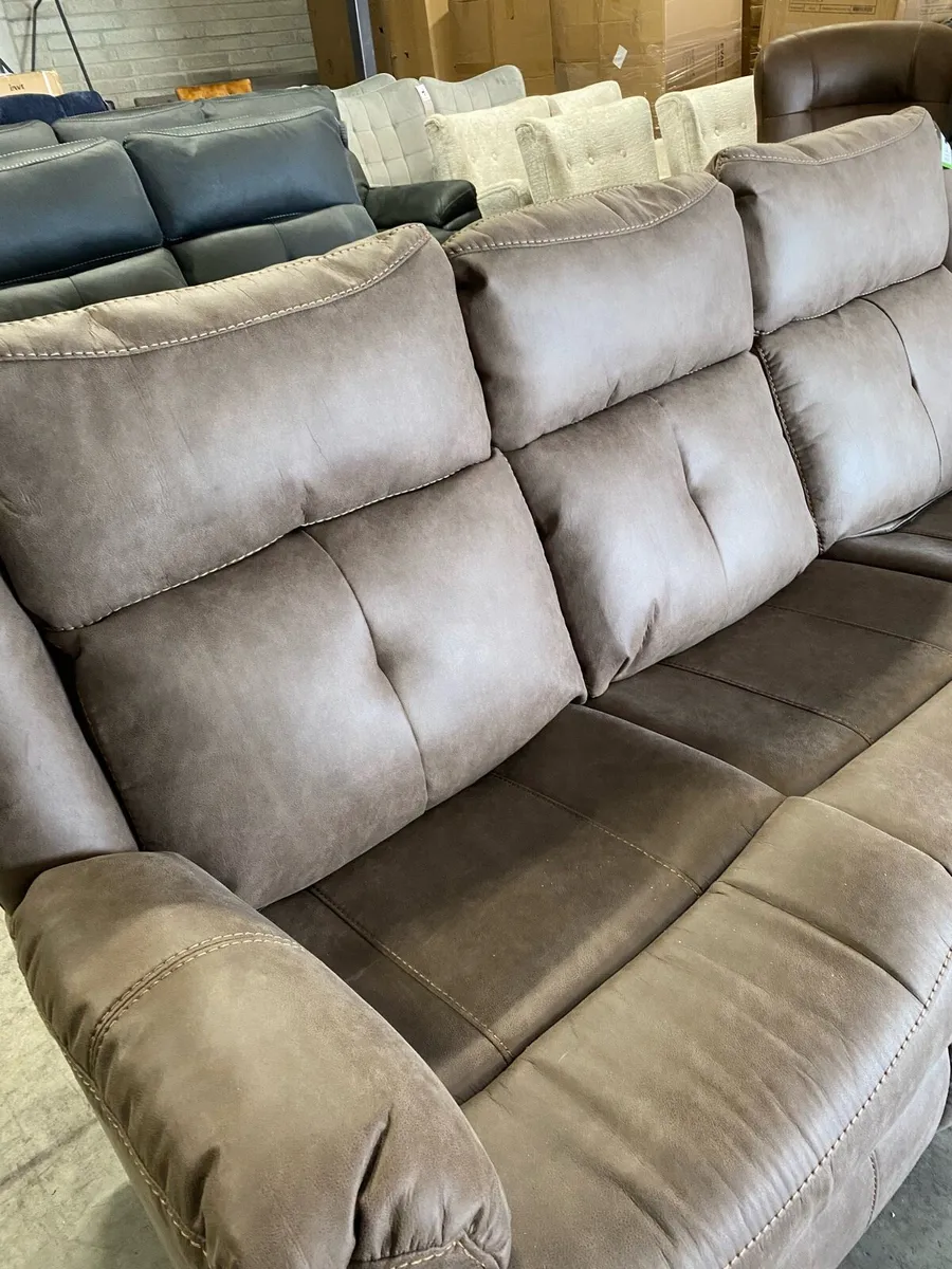 Sale price Casey design recliner sofa reduced to - Image 2