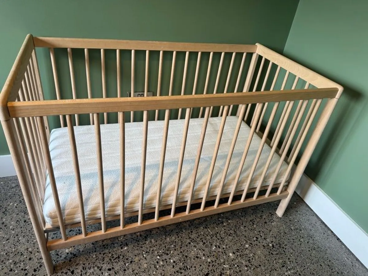 Baby Zara cot - Image 2
