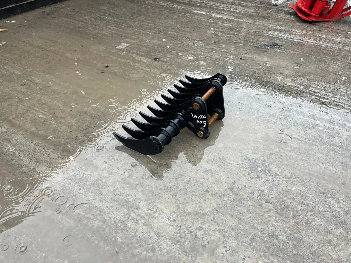 32” Excavator Rake – 30mm Pins – Digger Attachment - Image 3
