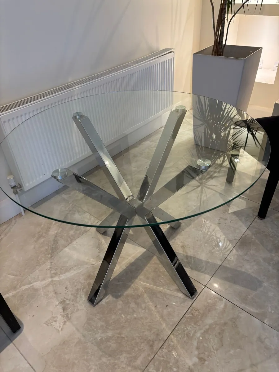 Round Glass Dining table - Image 3